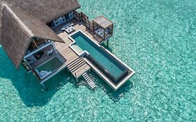 Four Seasons Resort At Landaa Giraavaru  5*